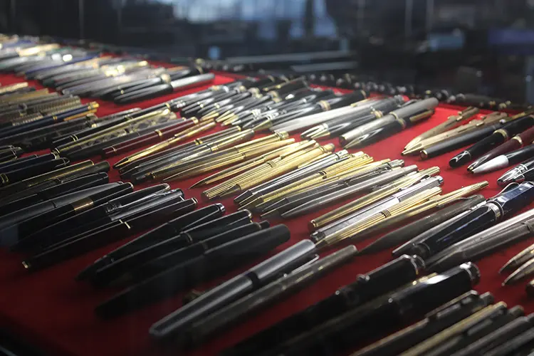 Dolma Kalemle Başlayıp 56 Yıla Ulaşan Eşsiz Koleksiyon (2)