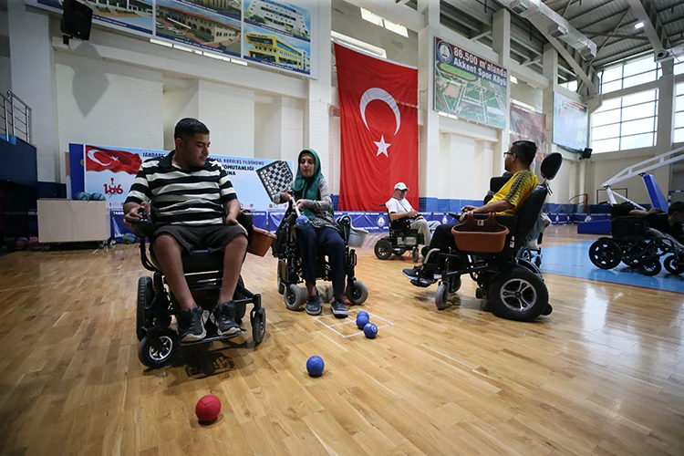 Engellilere Umut Oluyor Kendi Derneğinde Yoldaşlık Ediyor (2)