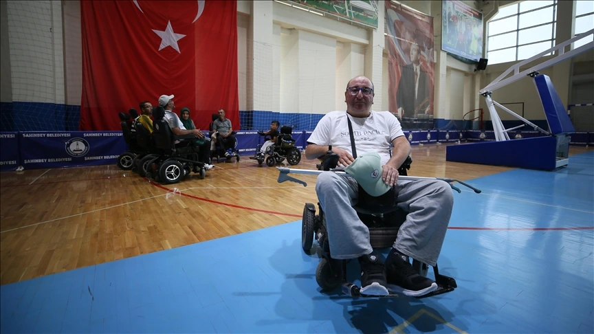 Engellilere Umut Oluyor Kendi Derneğinde Yoldaşlık Ediyor (3)