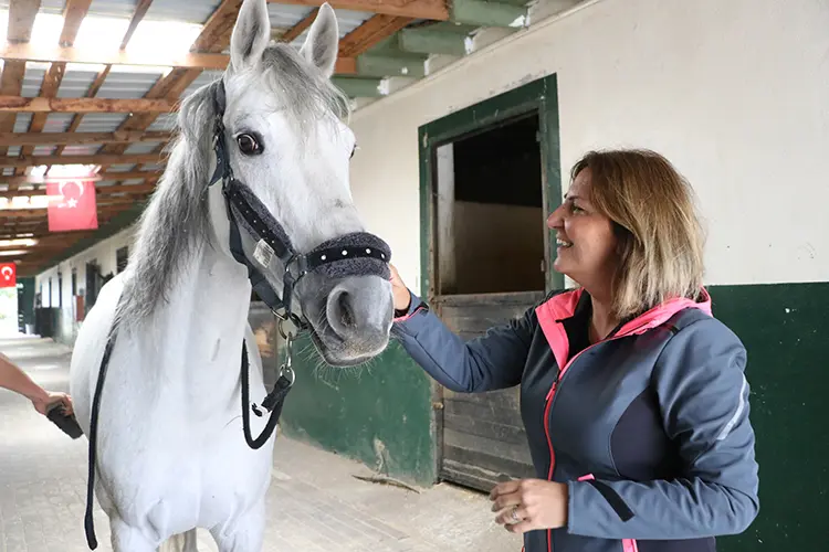 Kadın Girişimci, Atlı Spor Kulübüyle Biniciliği Yaygınlaştırıyor3