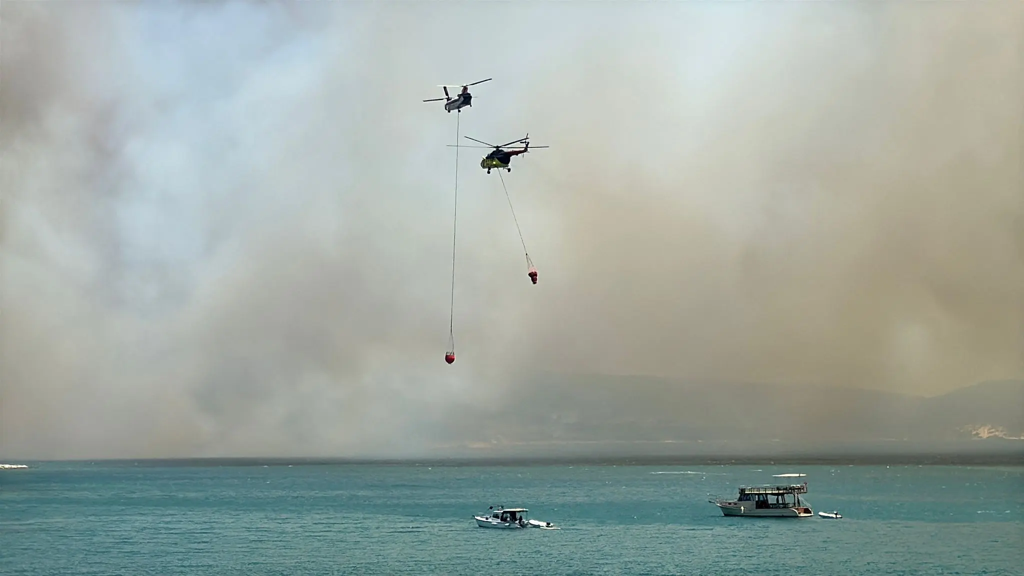 Karaburun'da Orman Yangınına Havadan Ve Karadan Müdahale 6