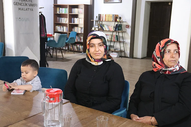 Kızının Hayalini Yaşıyor Üniversiteyi Lösemiden Kaybettiği Evladı Için Okuyor (2)