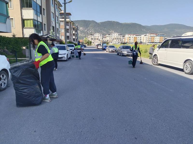 Kütahya Bahçelievler Mahallesi’nde Mıntıka Temizliği Gerçekleştirildi (1)