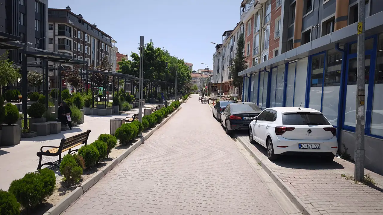 Kütahya Belediyesi Kafelerin Bulunduğu Caddeyi Barlar Sokağı Mı Yapacak2