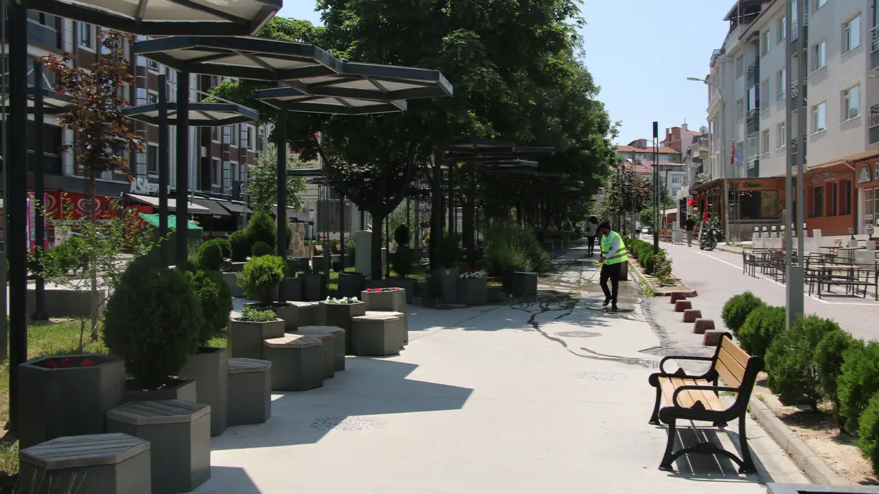 Kütahya Belediyesi Kafelerin Bulunduğu Caddeyi Barlar Sokağı Mı Yapacak3