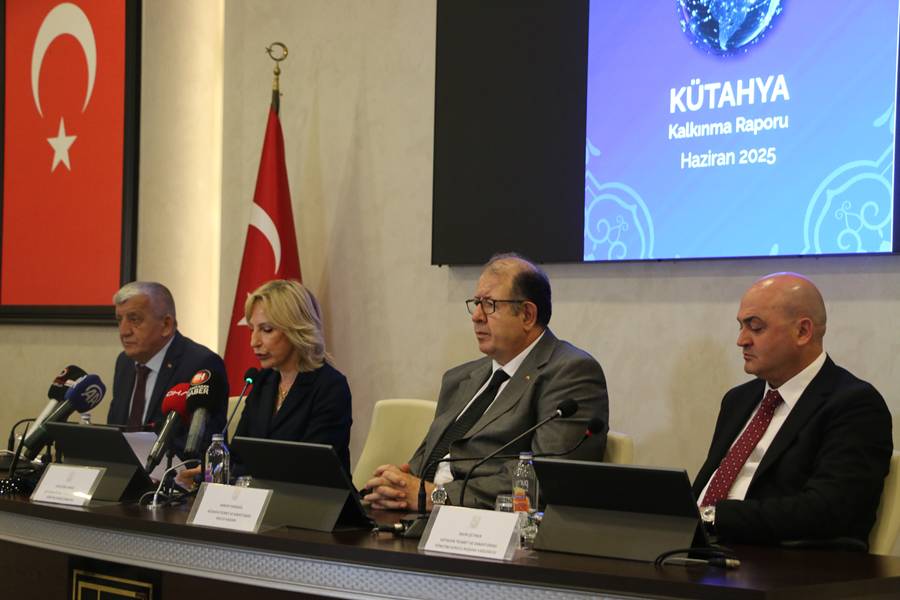 Kütahya Kalkınma Raporu Açıklandı (4)