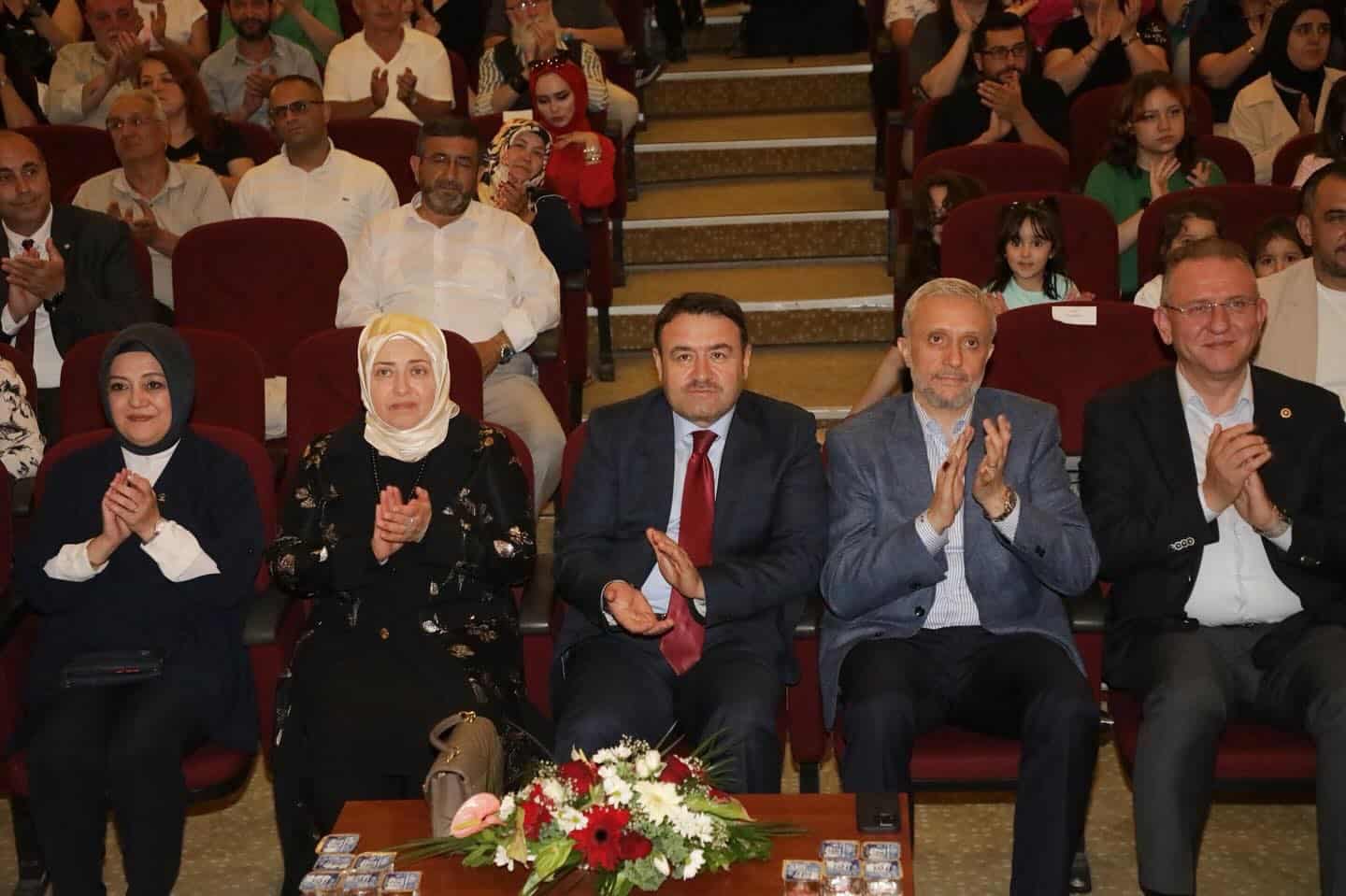 Kütahya Ve Elazığ Türküleri Söylendi, Halk Oyunları Oynandı