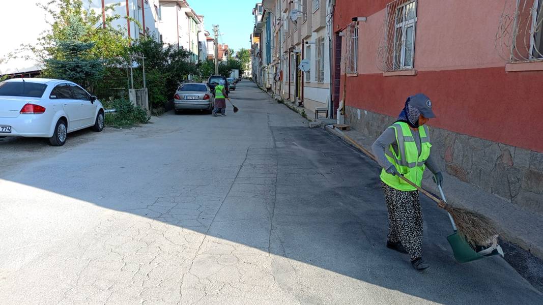 Kütahya Yunus Emre Mahallesi'nde Mıntıka Temizliği Yapıldı (2)