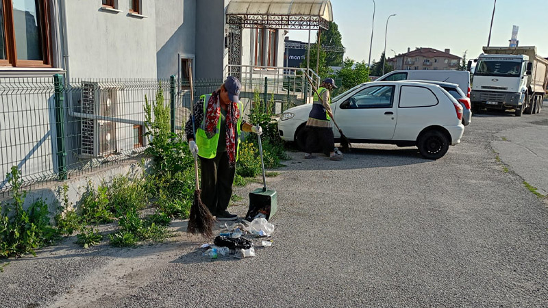 Kütahya Yunus Emre Mahallesi’nde Temizlik Seferberliği (2)