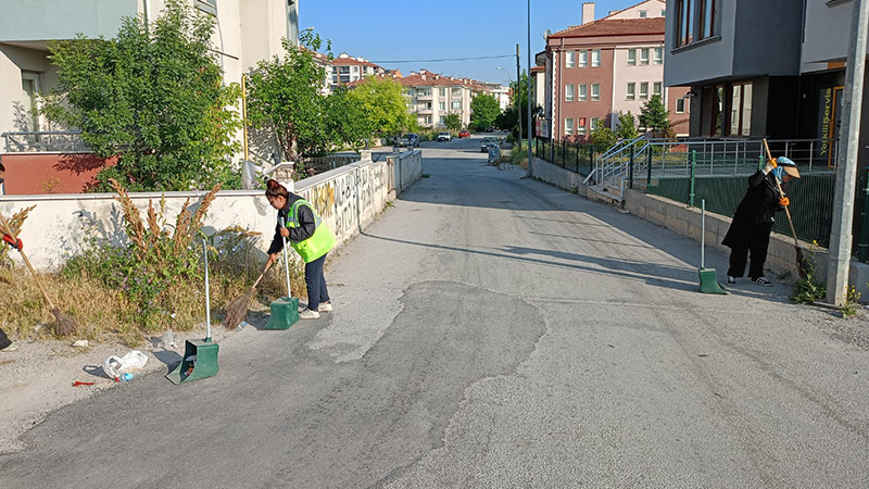 Kütahya Yunus Emre Mahallesi’nde Temizlik Seferberliği (3)