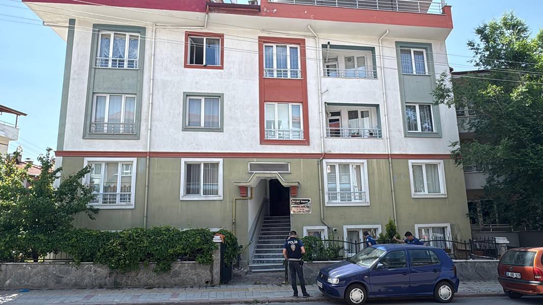 Kütahya'da 3. Kattan Düşen Kadın Ağır Yaralandı (4)