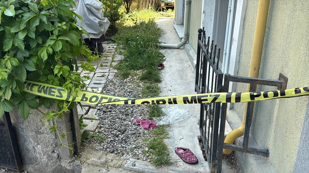 Kütahya'da 3. Kattan Düşen Kadın Ağır Yaralandı (6)