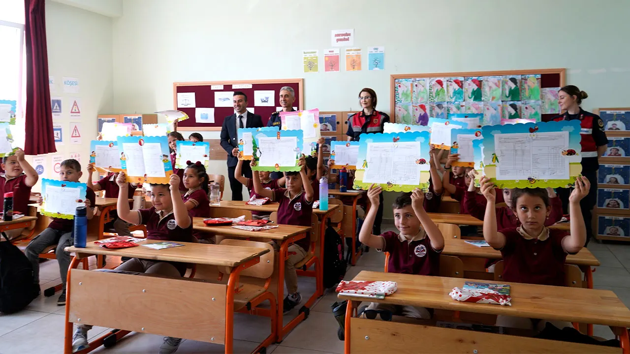 Kütahya’da 92 Bin Öğrenci Karne Heyecanı Yaşadı7