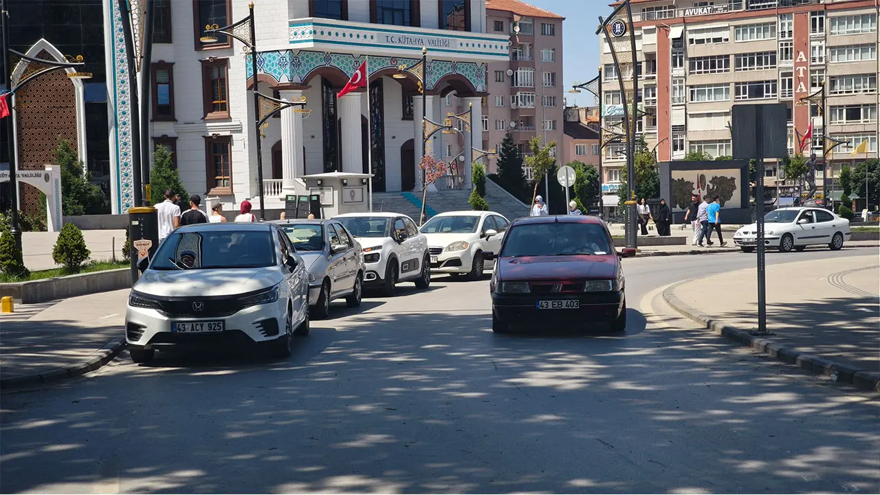 Kütahya’da Araç Sayısı Merkez Nüfusa Yaklaştı 3
