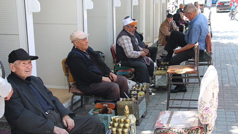 Kütahya’da Ayakkabı Boyacıları Yeni Yerine Taşındı (5)
