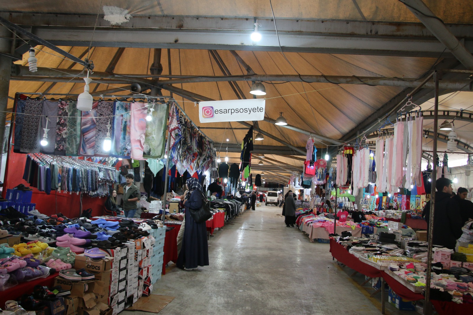 Kütahya'da Bayram Pazarı Kapılarını Açtı 1