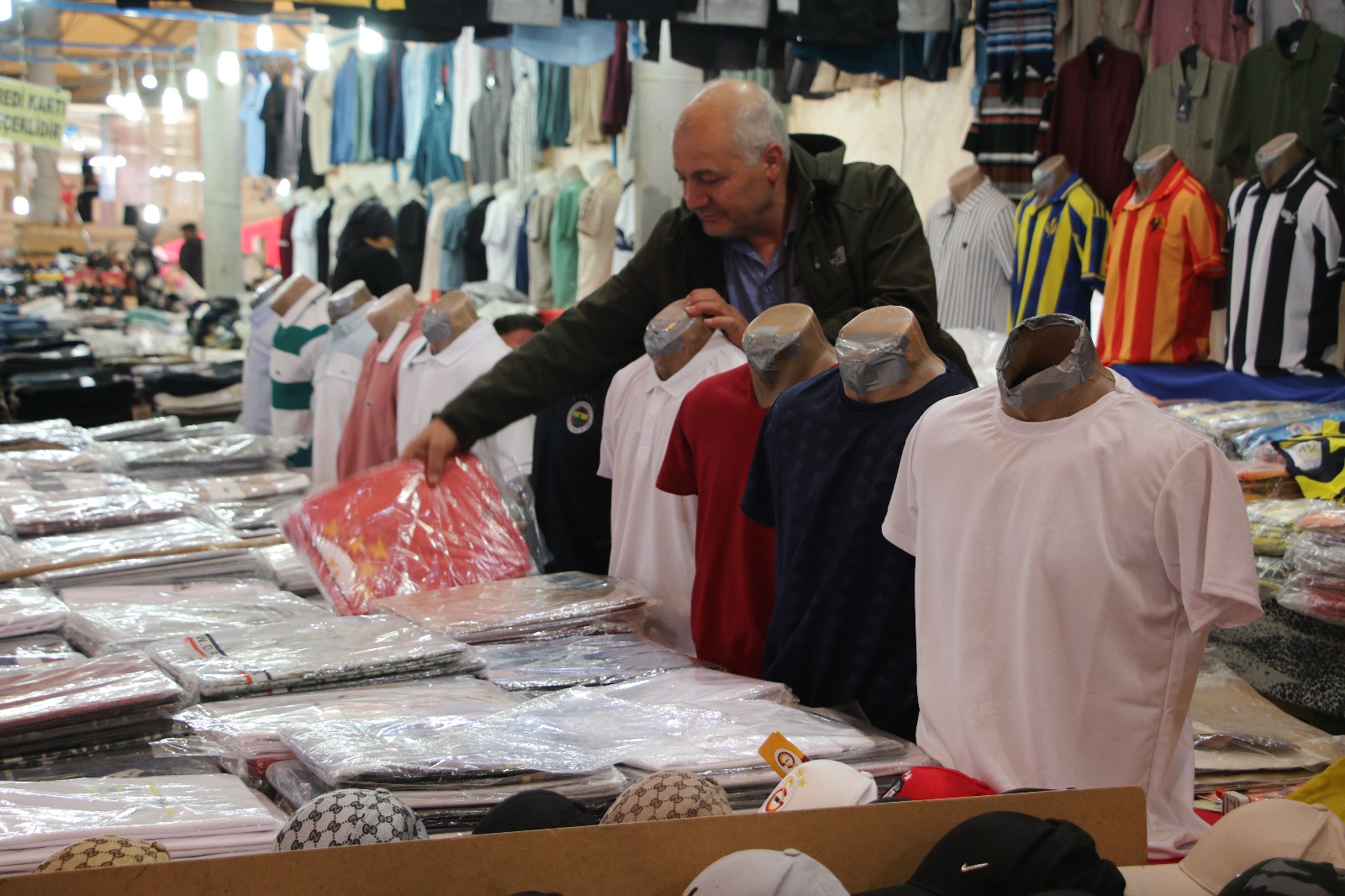 Kütahya'da Bayram Pazarı Kapılarını Açtı 5