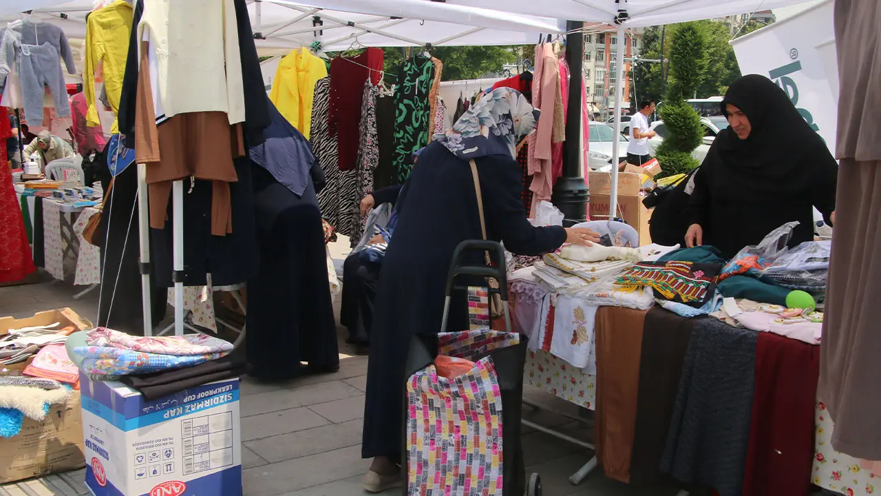 Kütahya’da Gazze Yararına “ Hayır Çarşısı” Kuruldu2