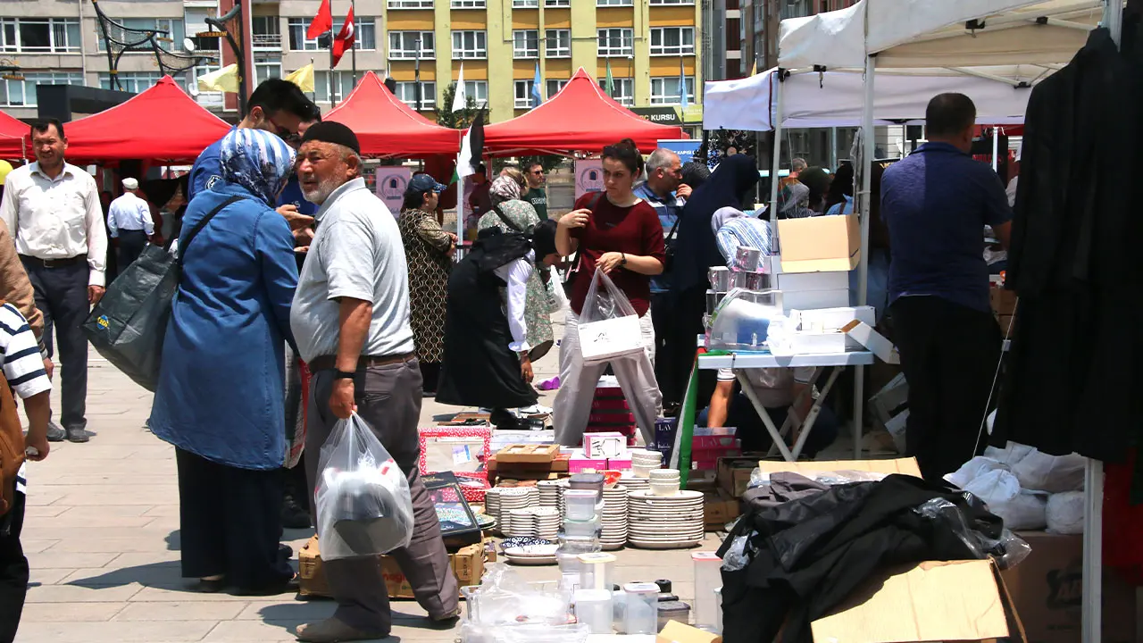 Kütahya’da Gazze Yararına “ Hayır Çarşısı” Kuruldu4