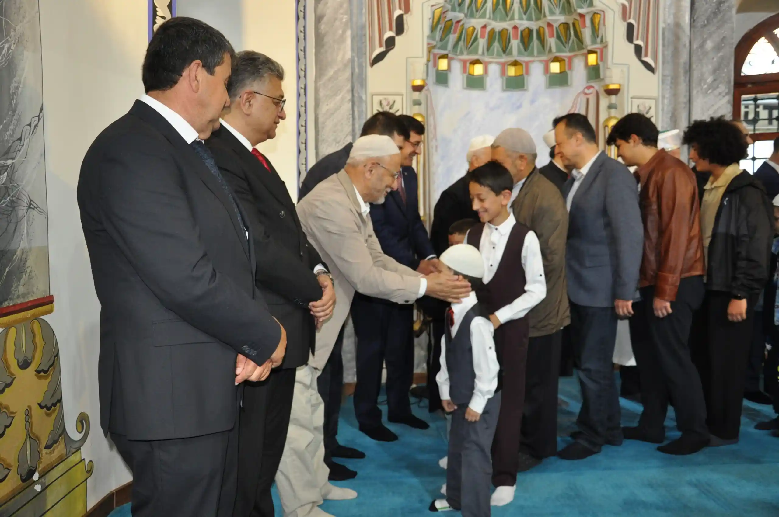 Kütahya’da Il Protokolü Ve Vatandaşlar Bayramlaştı