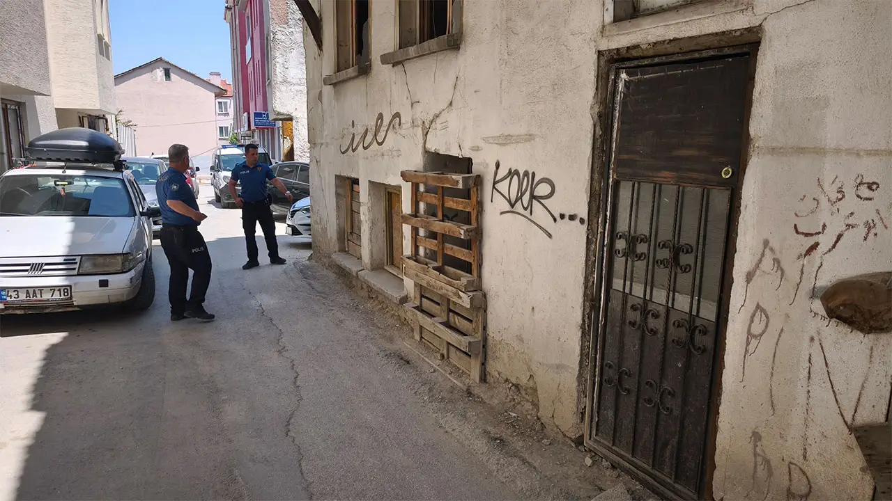 Kütahya’da Kötü Koku Ihbarı Ekipleri Alarma Geçirdi4