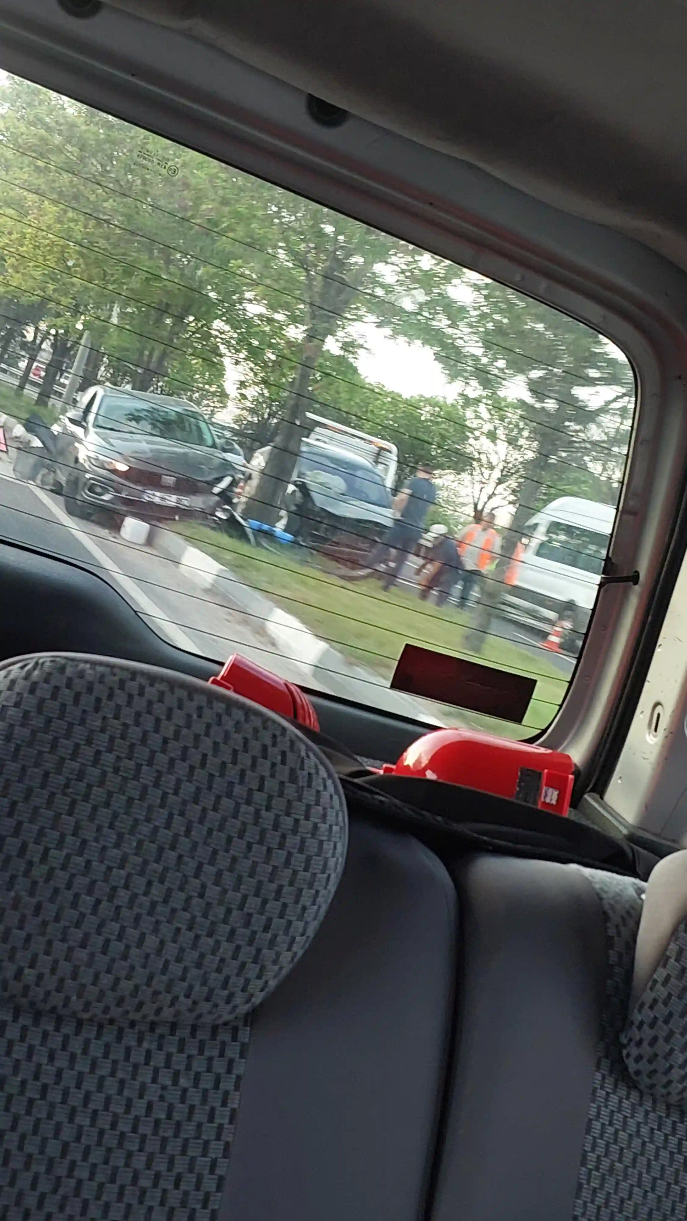 Kütahya’da Lüks Otomobiller Çarpıştı4