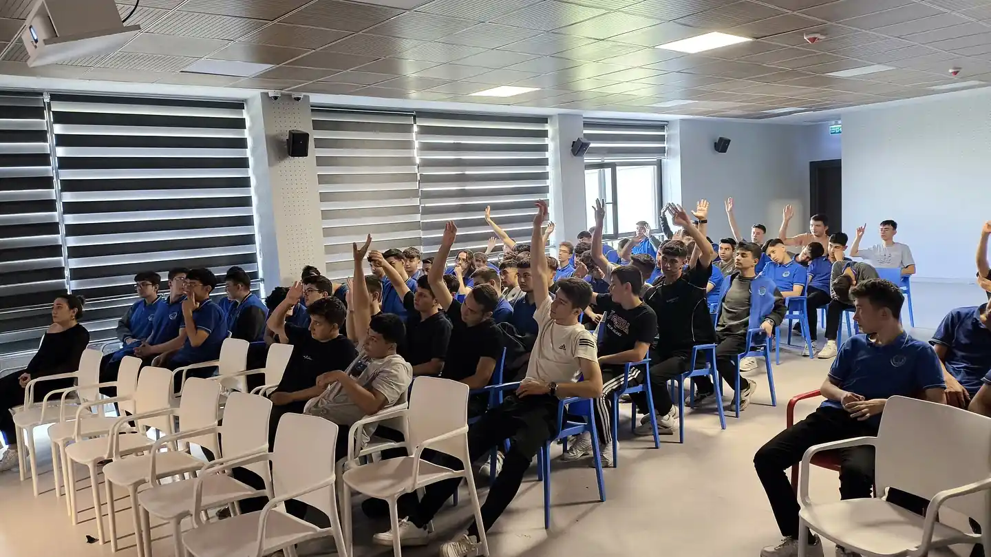 Kütahya’da Meslek Lisesi Öğrencileri Iş Dünyasıyla Buluştu 1