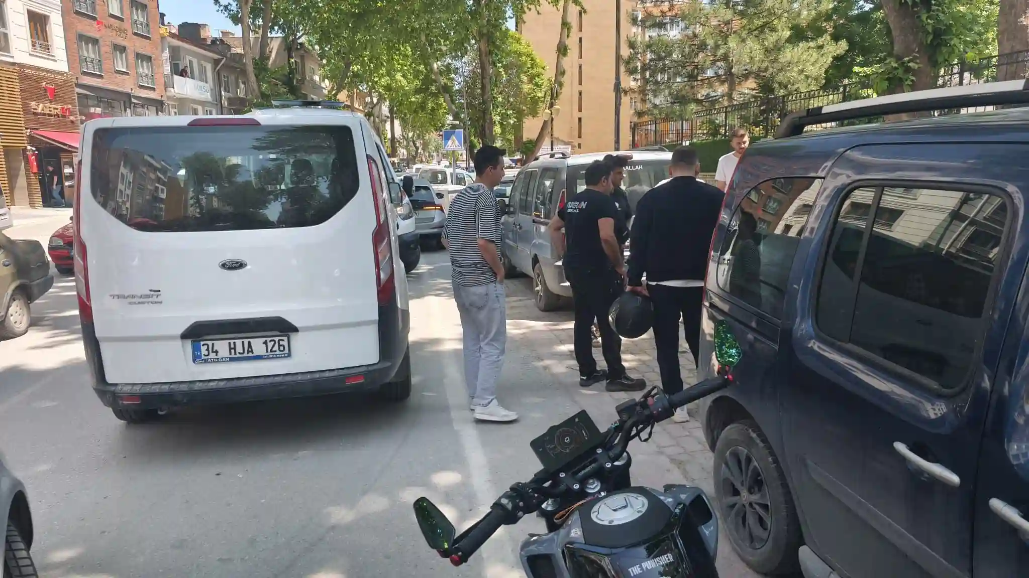 Kütahya’da Motosiklet Kamyonete Çarptı, 1 Yaralı 3