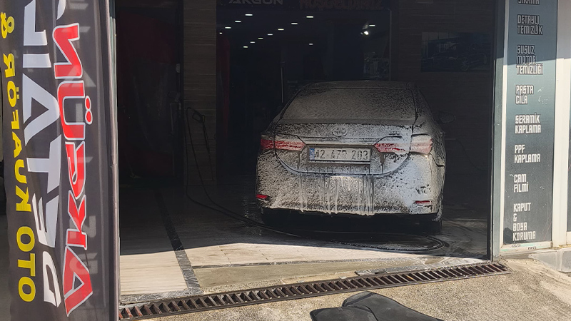 Kütahya’da Oto Yıkamacılarda Bayram Mesaisi (1)