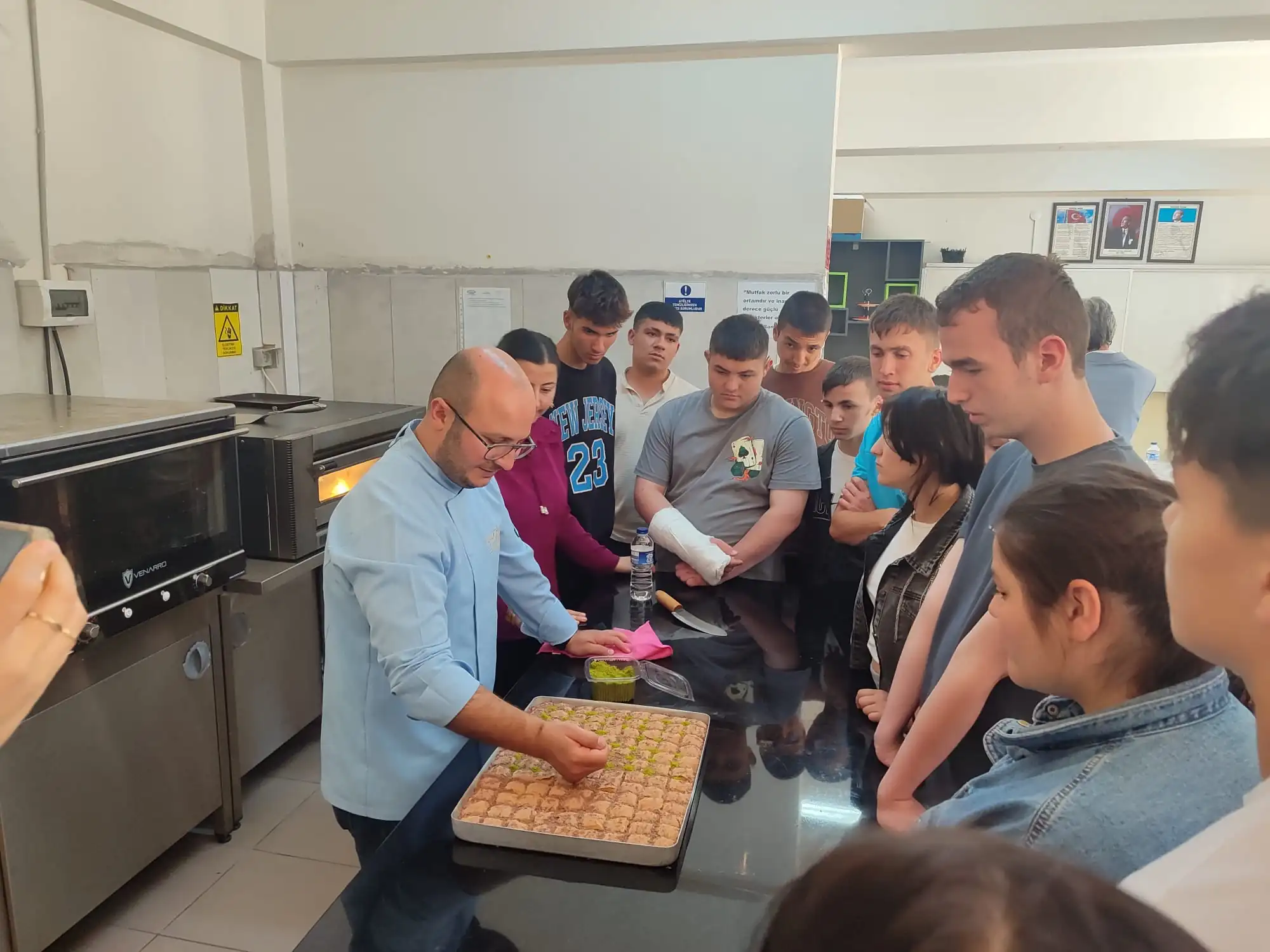Kütahya’da Özel Öğrenciler Baklava Yaptı, Ağızları Tatlandırdı 2