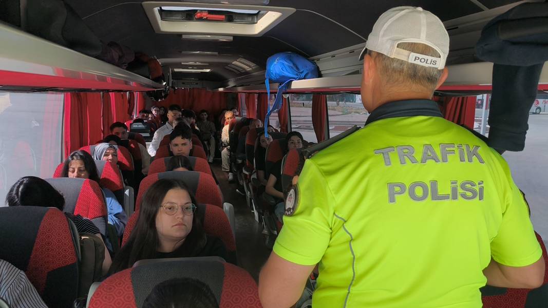 Kütahya’da Polis Ekiplerinden “Emniyet Kemeri” Uyarısı (4)