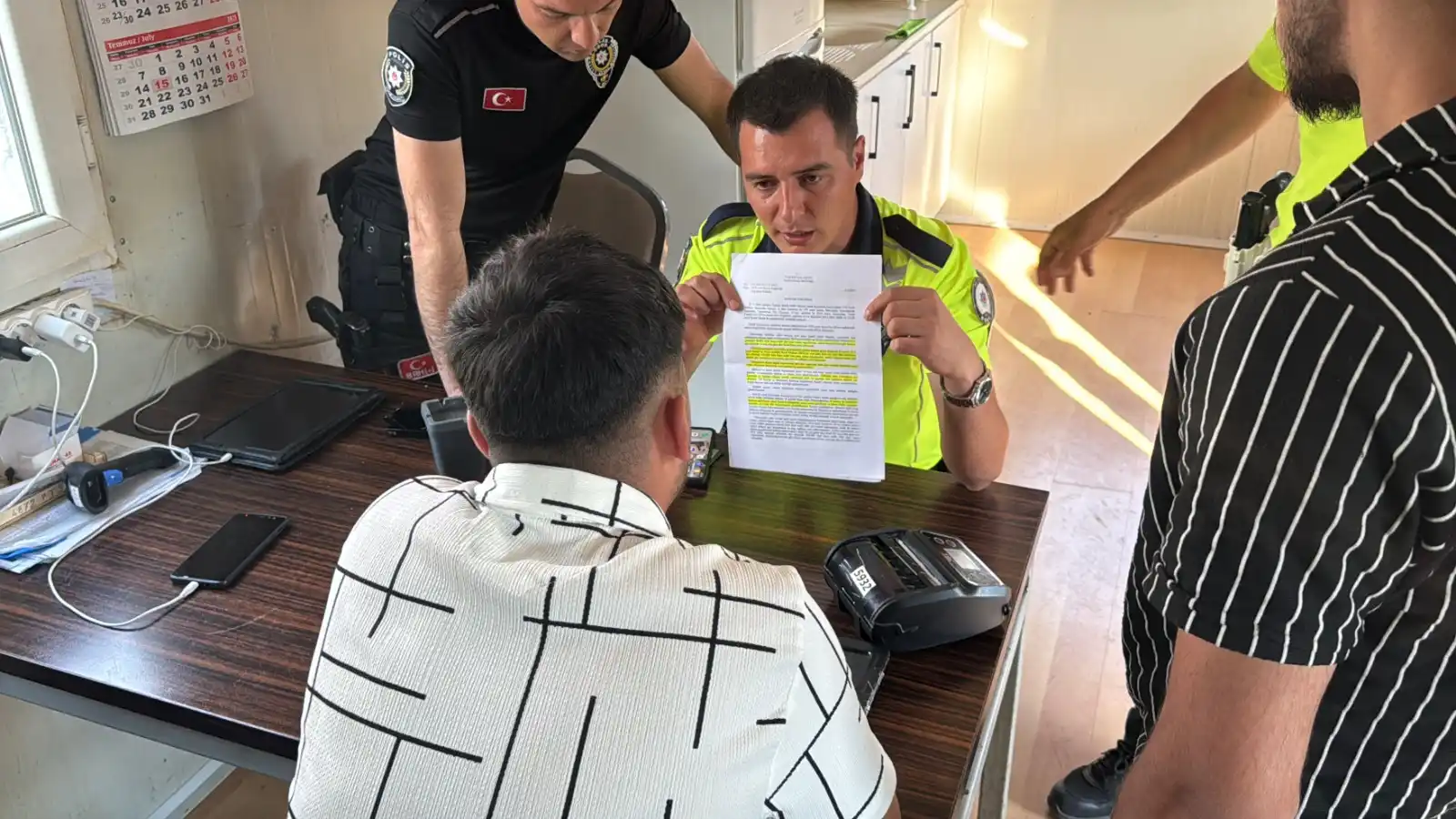 Kütahya'da Polis Noktasına Çakar Yakarak Girdi (3)