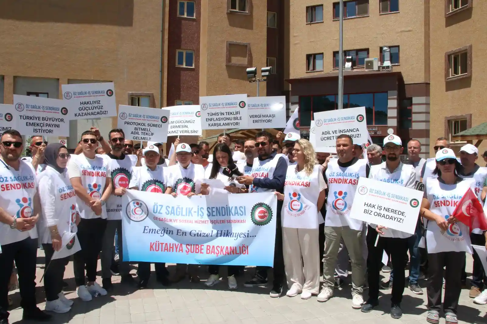 Kütahya’da Sağlık Çalışanları Zam Teklifini Kabul Etmedi (2)