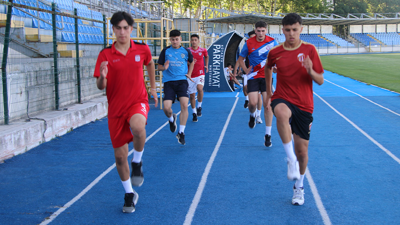 Kütahyalı Genç Futbolcular Hayallerinin Peşinde (4)
