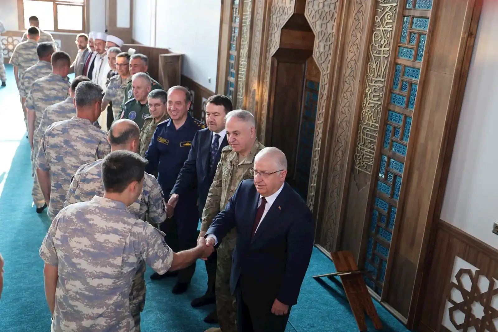 Msb Bakanı Güler, Kütahya'da Mehmetçikle Bayramlaştı 1