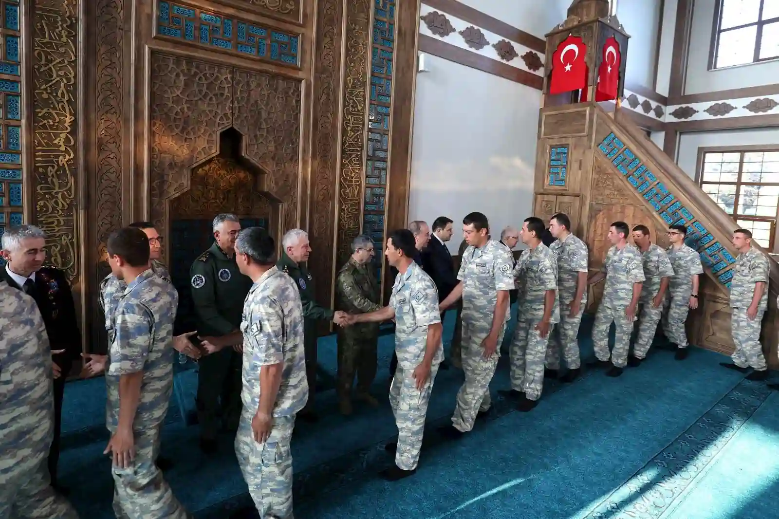 Msb Bakanı Güler, Kütahya'da Mehmetçikle Bayramlaştı4