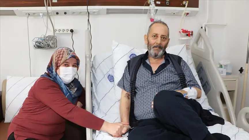 Oğlunun Karaciğeriyle Hayata Tutundu2