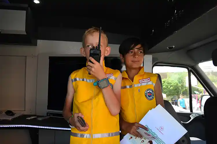 Sağlık Elçileri, Heimlich Manevrasını Öğretti, Obezite Takibi Yaptı1