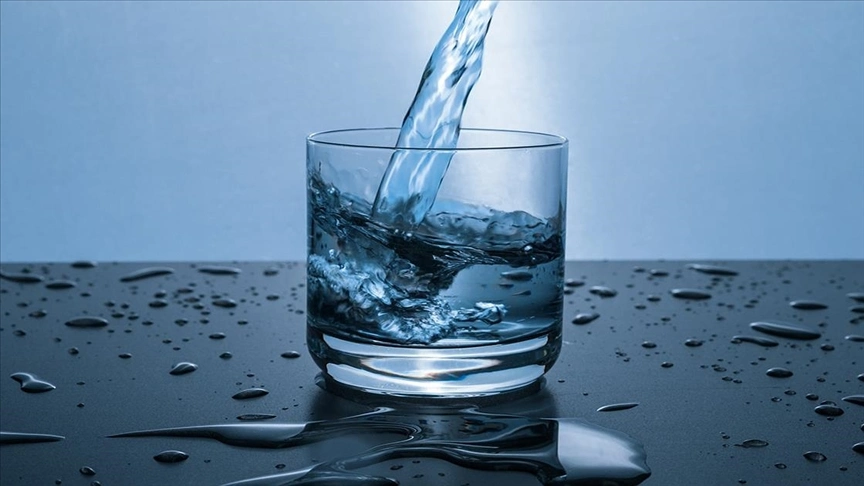 Uzmanlar Uyardı Aşırı Su Tüketimi Beyni Vuruyor
