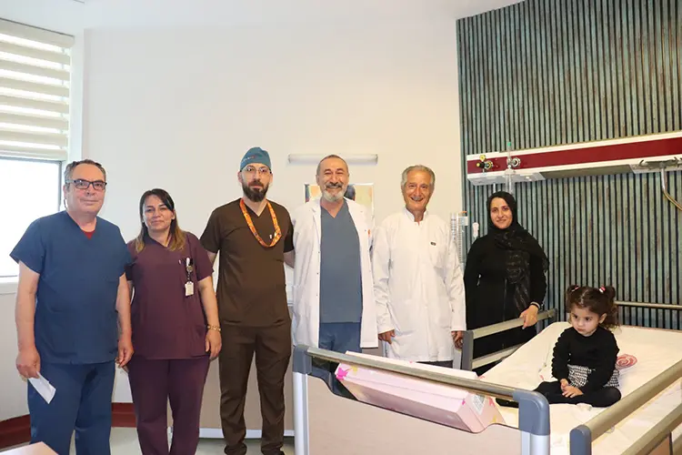 Yanlışlıkla Lavabo Açıcı Içen Çocuğun Sağlık Mücadelesi Sonuçlandı1