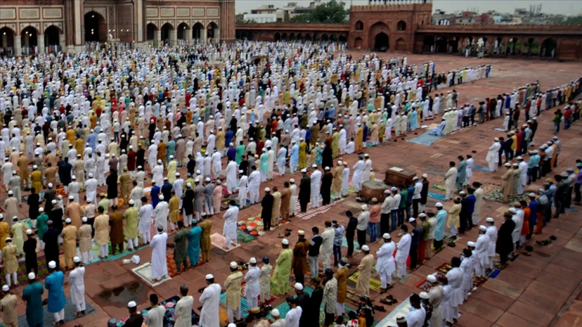 Hindistan Yüzlerce Müslüman’ı Sınır Dışı Etti2