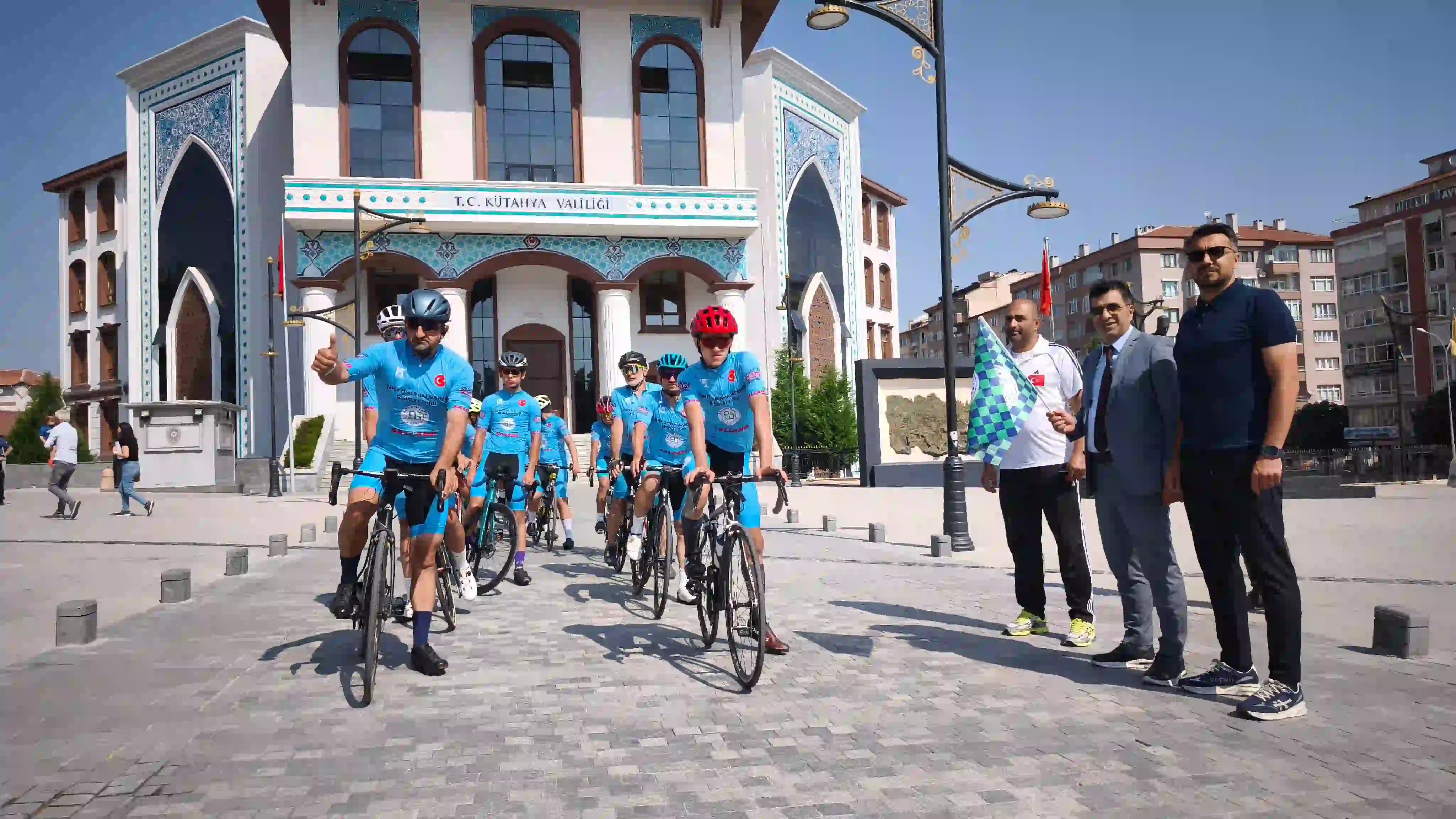 İstanbul’dan Yola Çıktılar, Kütahya’da Mola Verdiler Hedef Niğde (3)