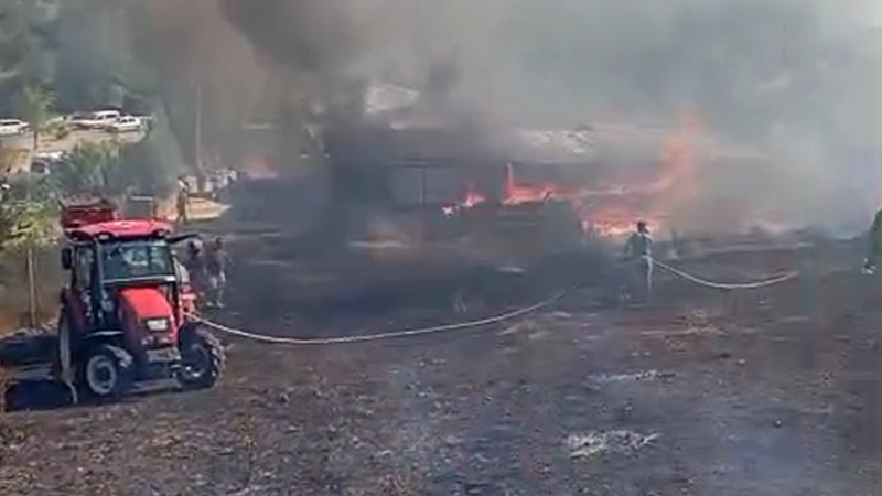 Kütahya Da Otlardan Çıkan Yangın Evi Yaktı (3)