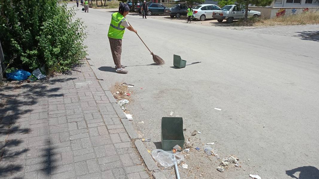 Kütahya Dumlupınar Mahallesi’nde Kapsamlı Temizlik Çalışması (4)