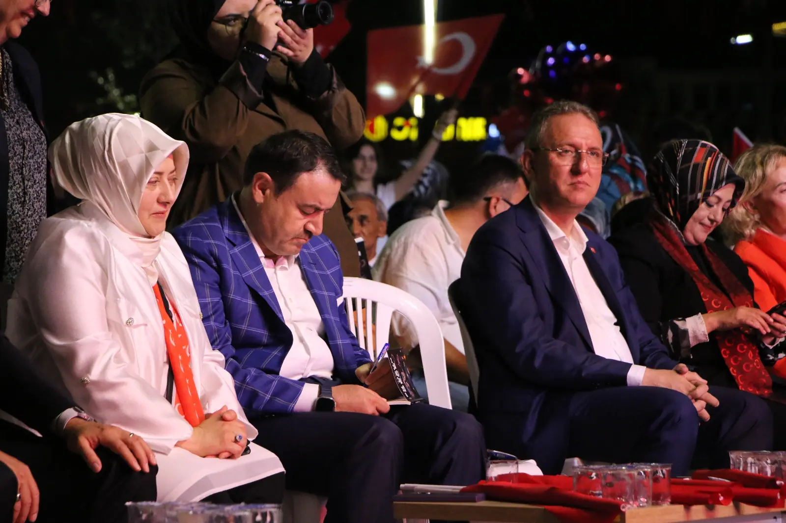 Kütahya Valisi Işın, “En Uzun Gece 15 Temmuz” Kitabını Imzaladı 1