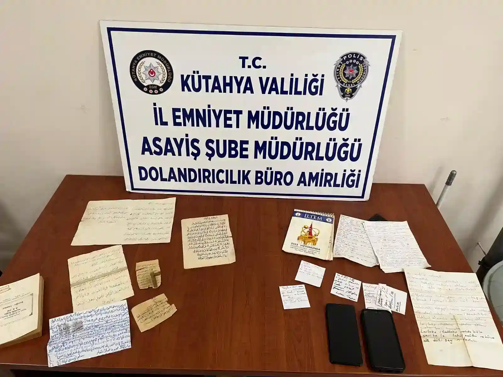Kütahya'da Büyücülere Operasyonda 9 Şüpheli Yakalandı1-1