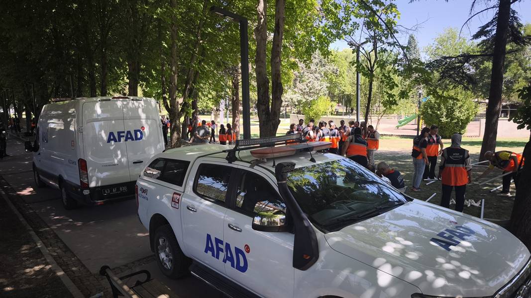 Kütahya’da Destek Afad Gönüllüleri Sertifikalarını Aldı (6)