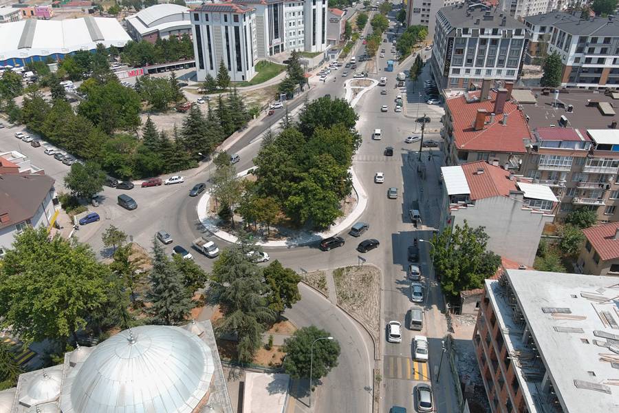 Kütahya’da Dörtyol Kavşağı Vatandaşlardan Tepki Çekti 1 (1)