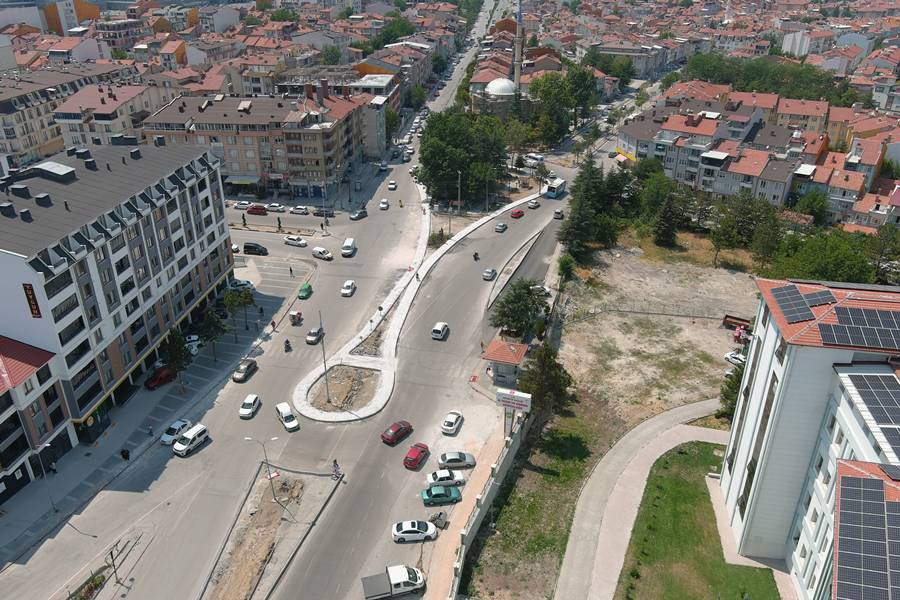 Kütahya’da Dörtyol Kavşağı Vatandaşlardan Tepki Çekti 1 (2)
