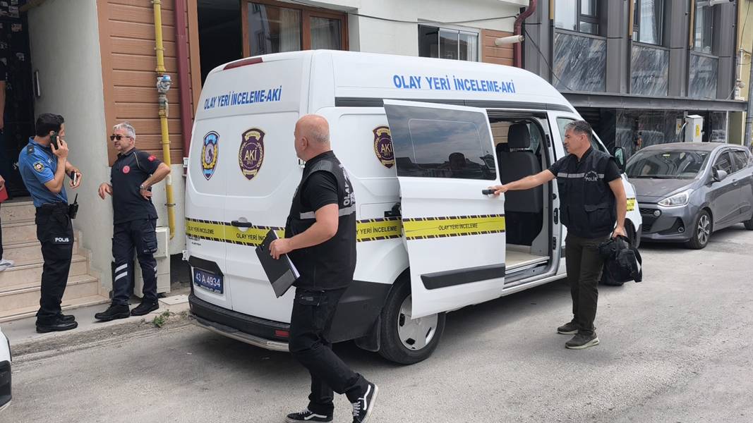 Kütahya'da Genç Kadın Yakınları Tarafında Odasında Ölü Bulundu (4)